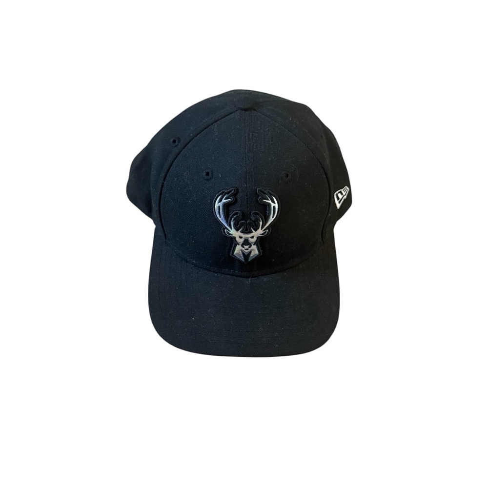 Men's New Era Black Milwaukee Bucks Black & White Logo 9FIFTY‎ Adjustable Snap